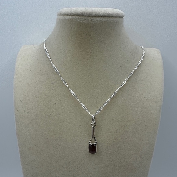 Silver and Garnet Pendant on Silver Twisted Chain - Picture 2 of 11